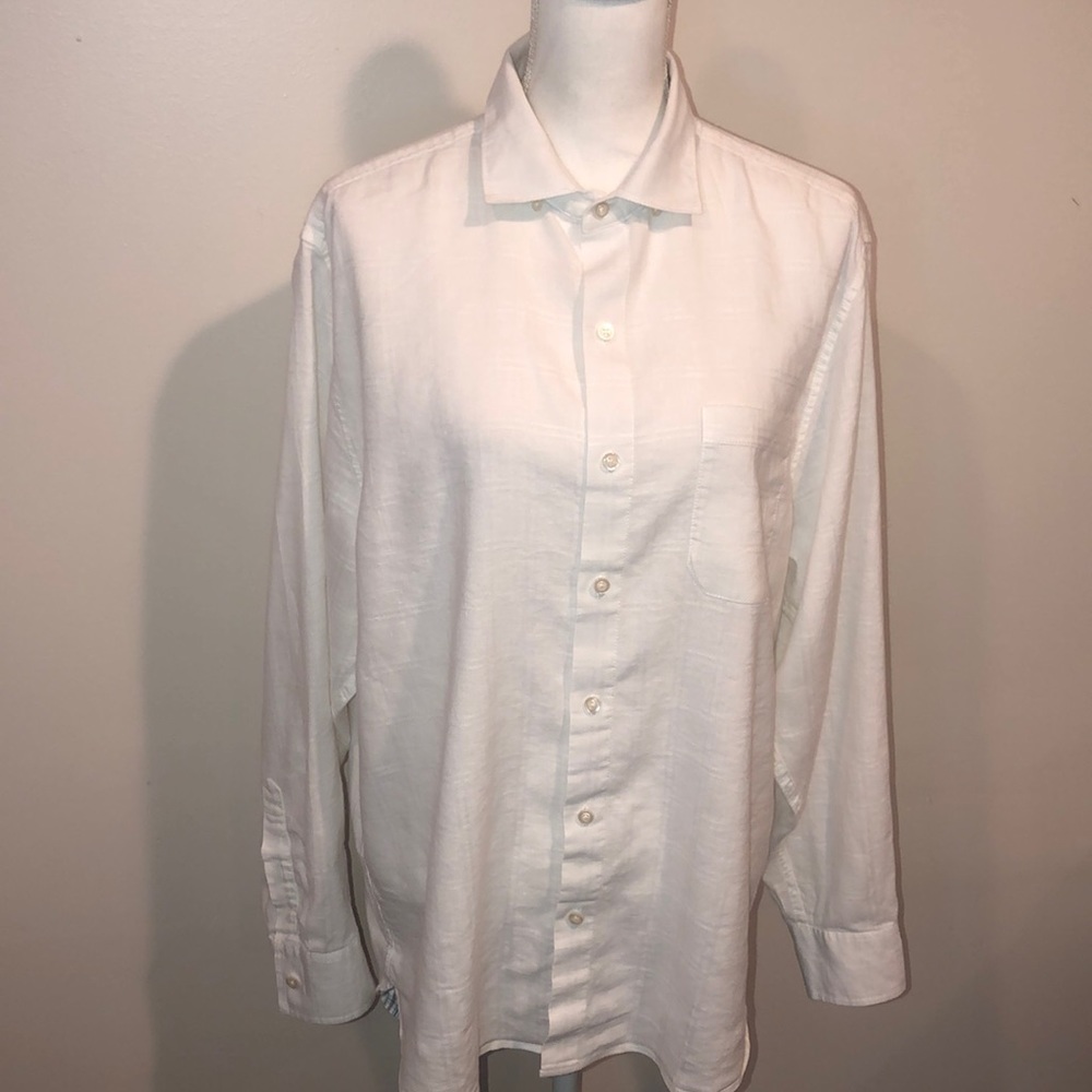TOMMY BAHAMA White button down shirt